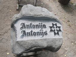 Kapu pieminekļi